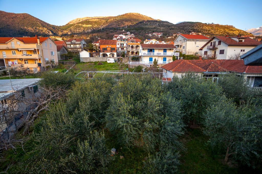 Apartments Marko Tivat Buitenkant foto