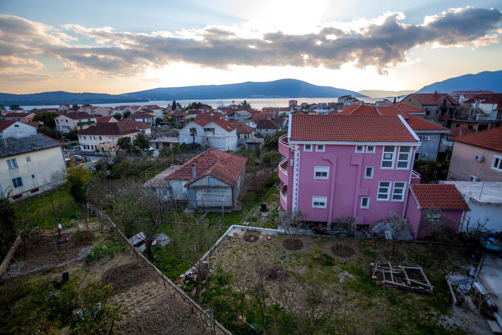 Apartments Marko Tivat Buitenkant foto