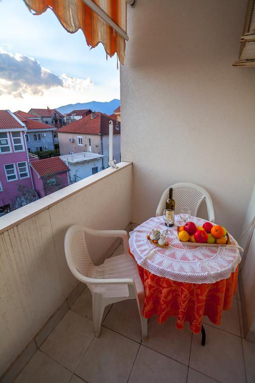 Apartments Marko Tivat Buitenkant foto